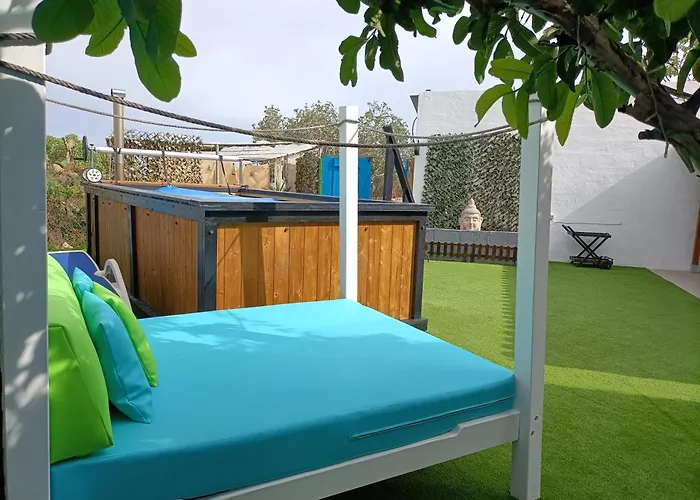 Country Cottage Cabana